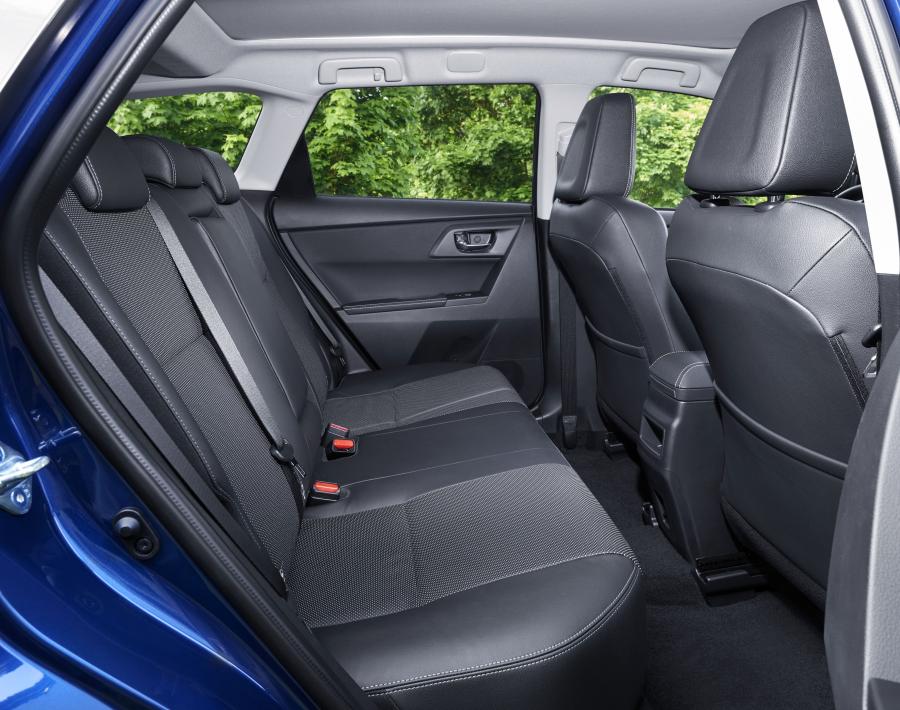  Toyota Auris Tourer Sports 2015 года  (фото 23 из 30)